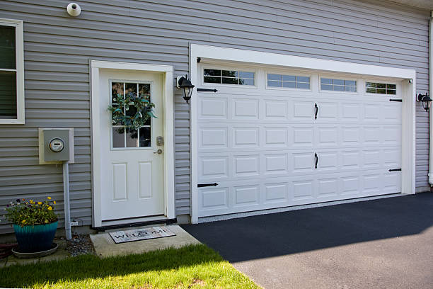 24/7 Emergency Garage Door Panel Replacement experts in Mount Pleasant, MI